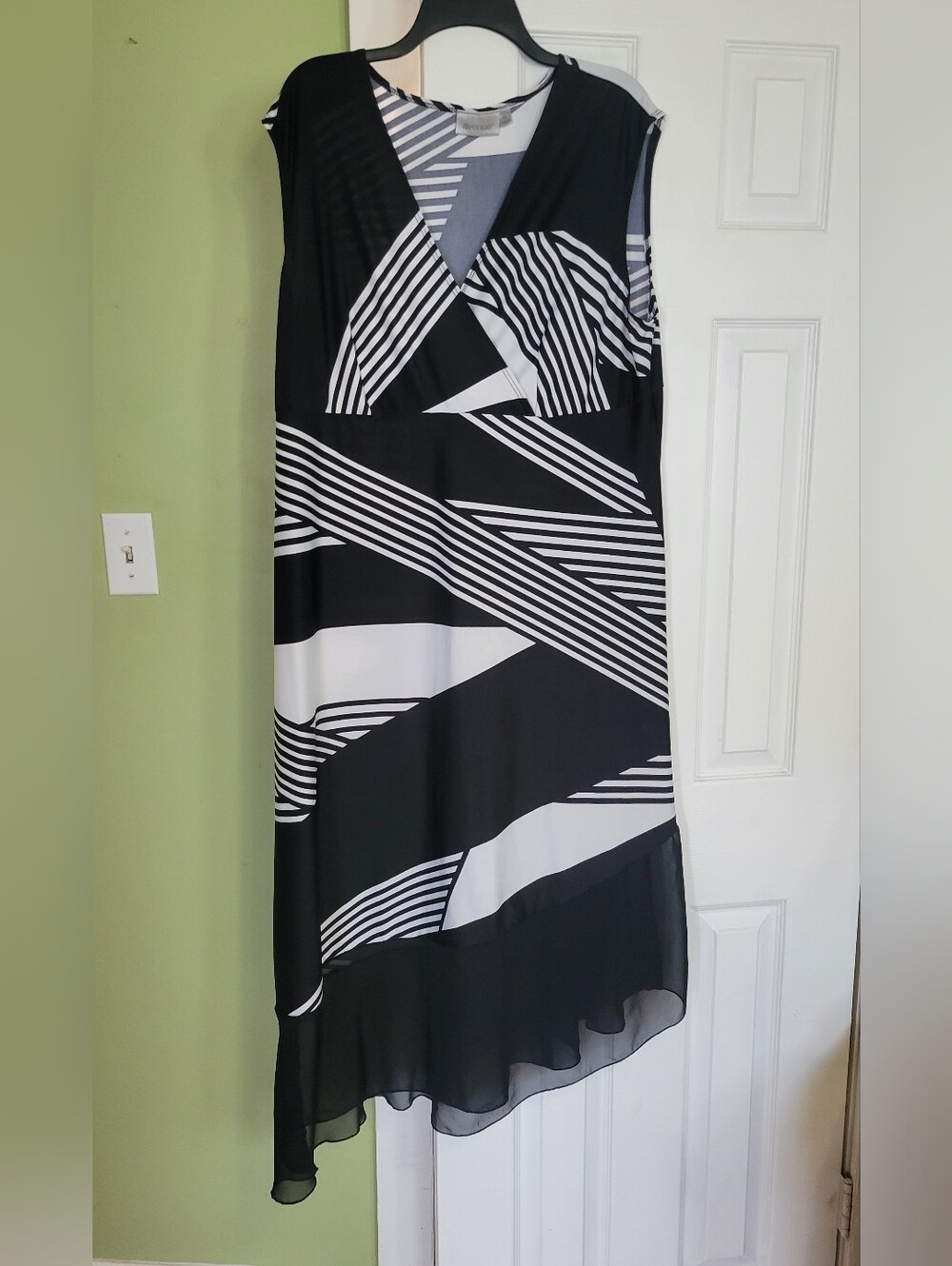 Avenue Black & White Asymmetric High-Low Maxi  Dress